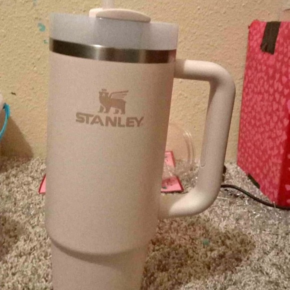 Stanley cup - Picture 5 of 5